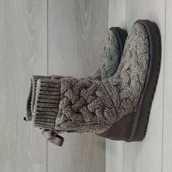 Ugg Australia Women IIsa Cardi Sweater Ankle Bows Boots shoes sz 7 - Picture 2 of 12